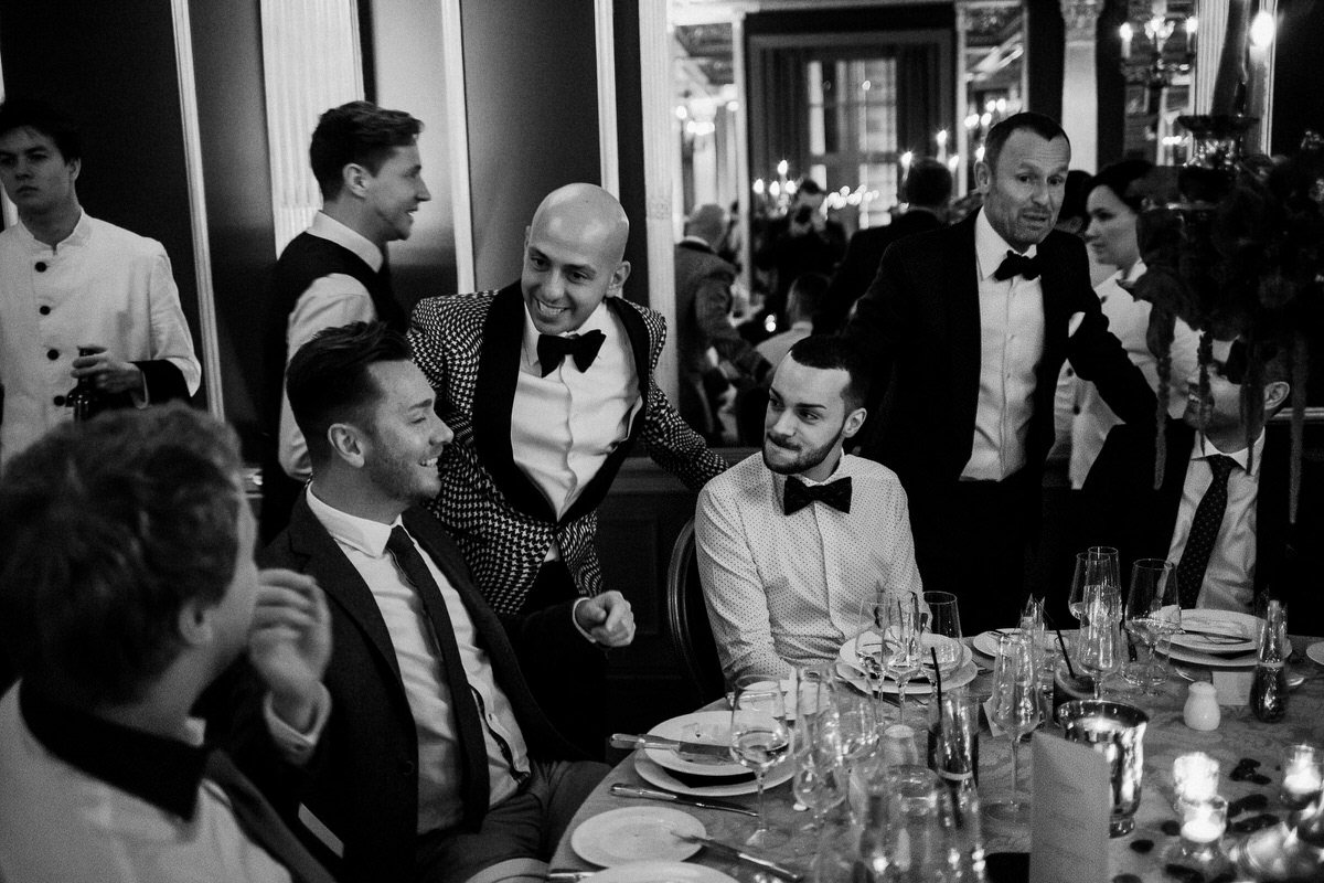 Ślub w Londynie. Danny i Chris w Hotel Café Royal 135 Rozmowy podczas kolacji